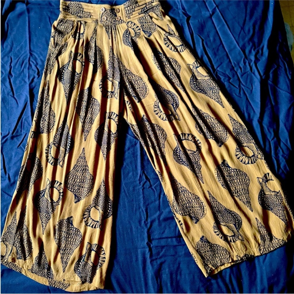 Manaola Tan and Black Wide Leg Pants shell